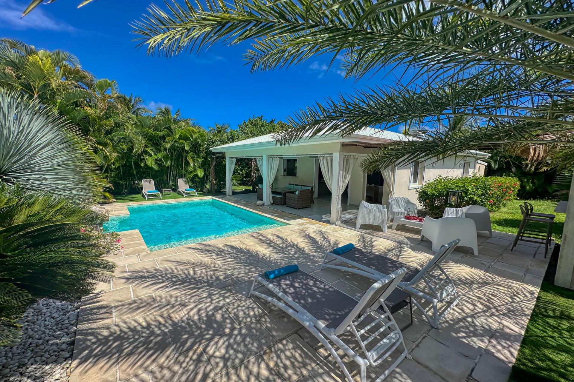 Location villa piscine Le Moule Guadeloupe_terrasse