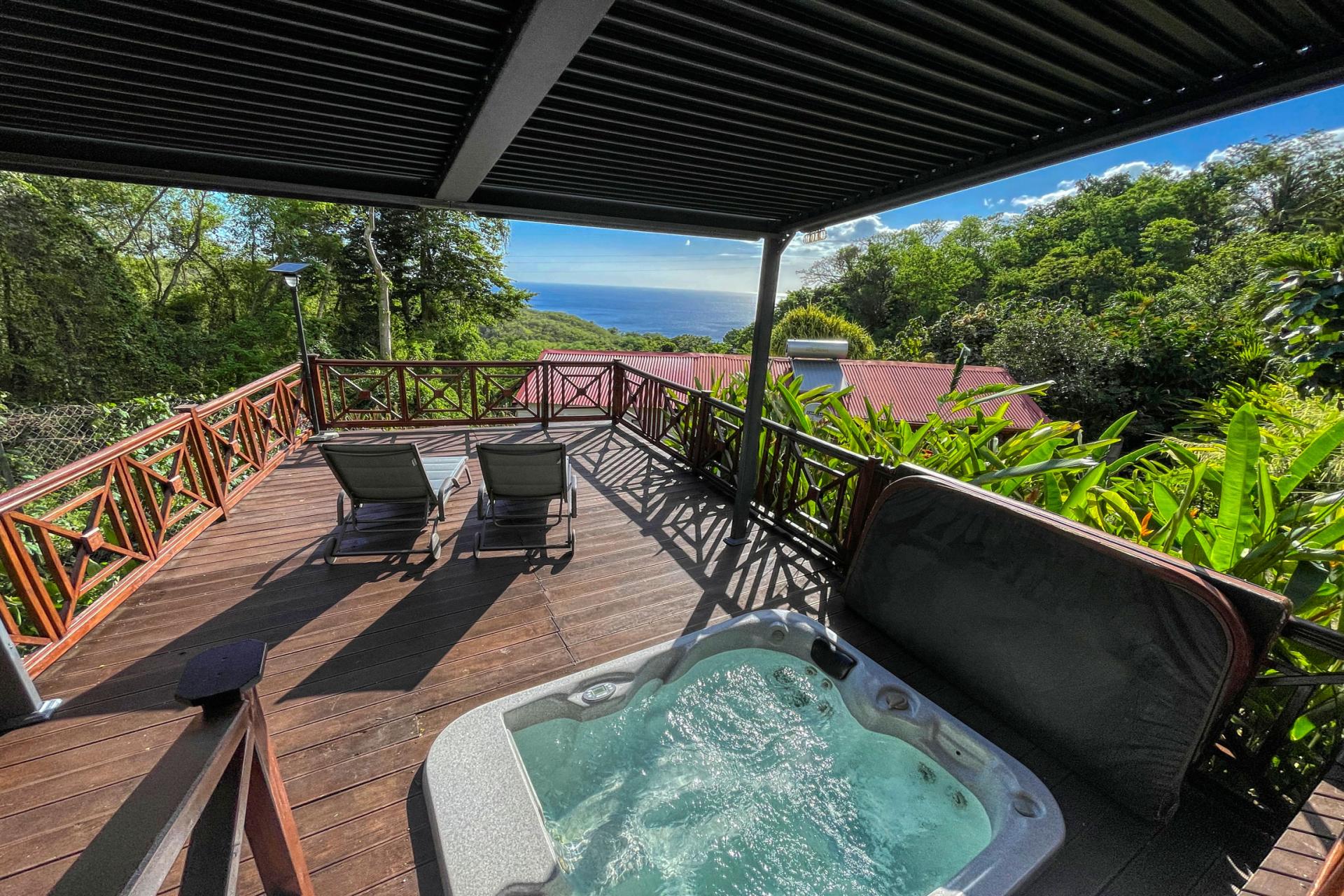 Location-Touloulou-Pointe-Noire-Guadeloupe-vue-mer