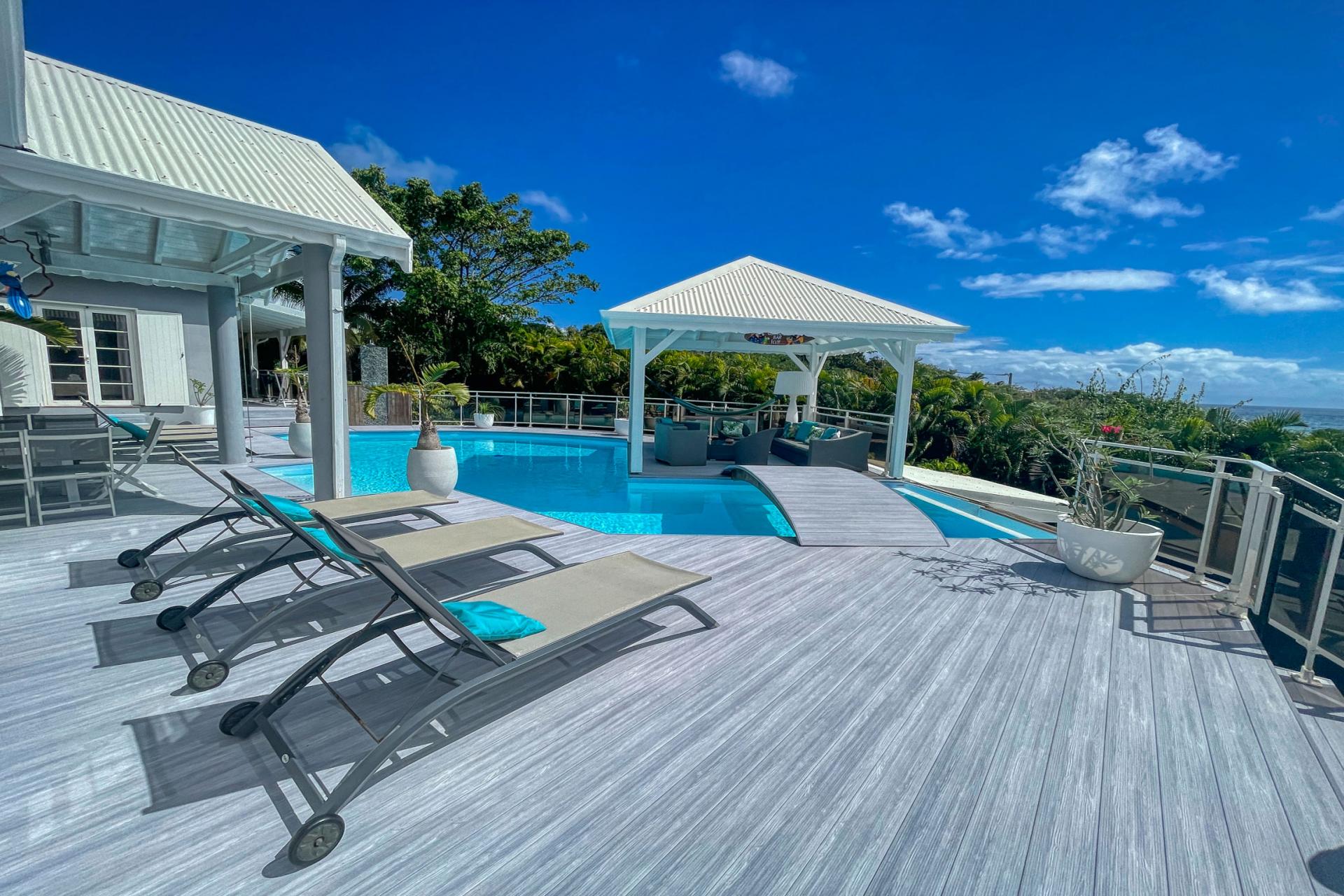 Location villa sainte anne guadeloupe 6 chambres 12 personnes avec piscine et vue mer