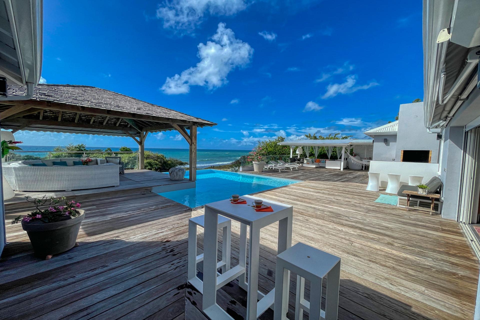 Villa à louer Sainte Anne Guadeloupe__entree salon