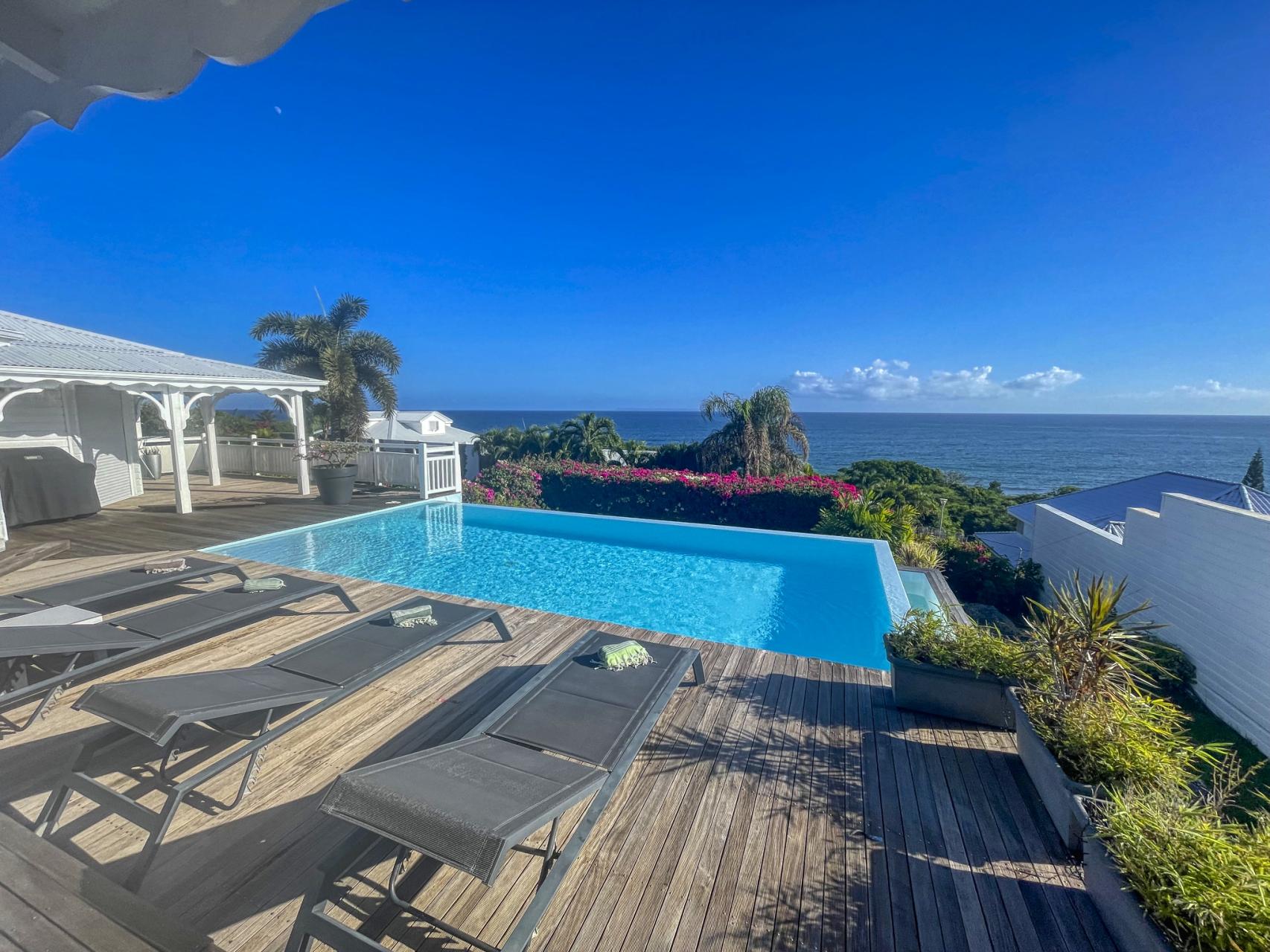 1.Location villa piscine vue mer Ste Anne Guadeloupe_Ensemble
