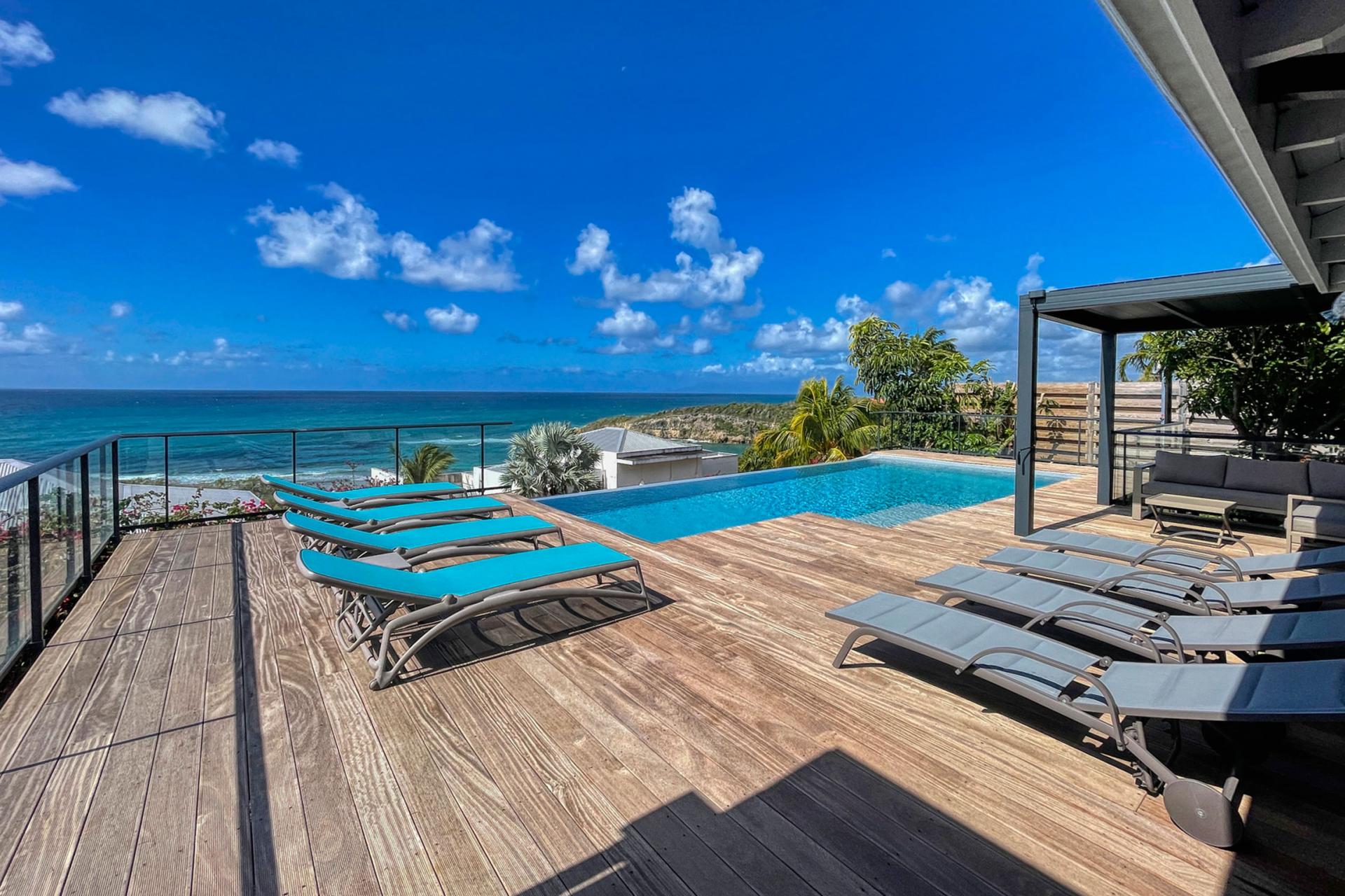 Location villa tropicale 5 chambres 10 personnes avec piscine et vue mer Saint François en Guadeloupe - vue mer