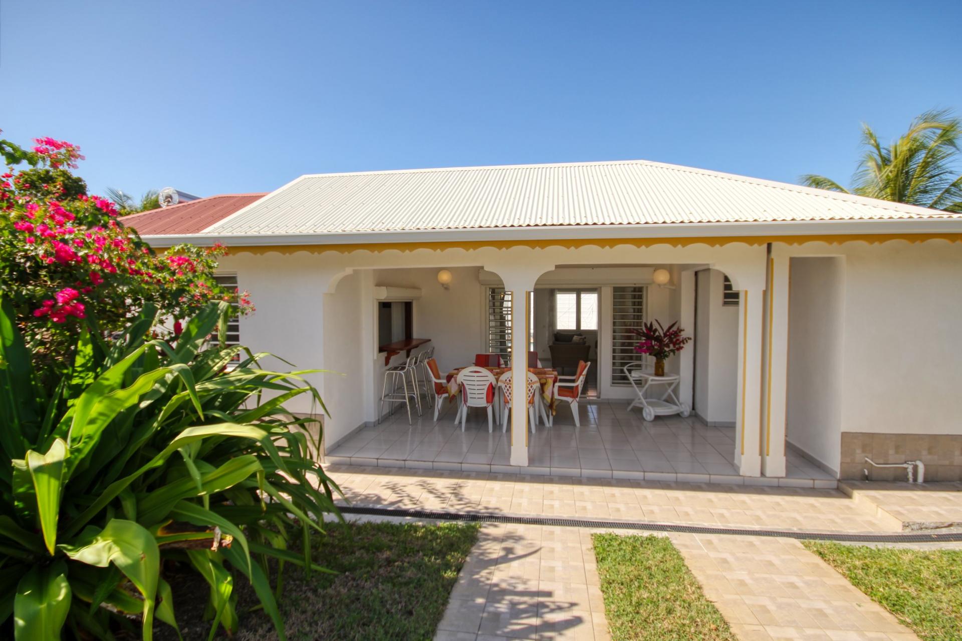 Villa saveur soleil à louer avec piscine dans la résidence Karukéra st françois guadeloupe