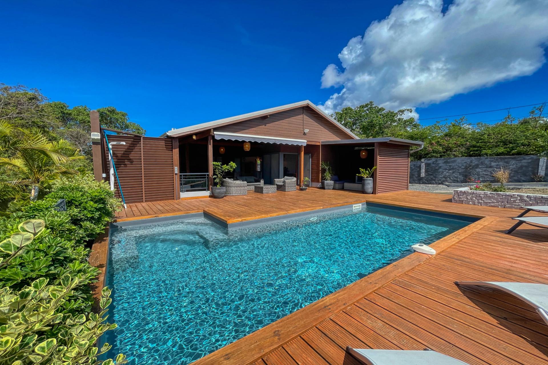 Rental villa Guadeloupe 6 persons 3 bedrooms with pool and spa