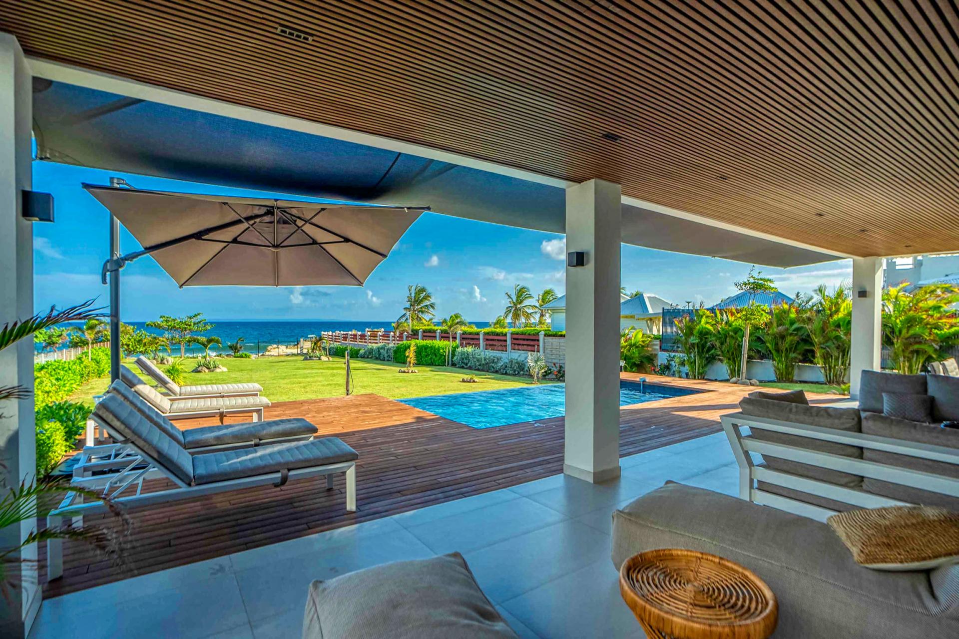 A louer villa pieds dans l'eau Saint François Guadeloupe-vue mer