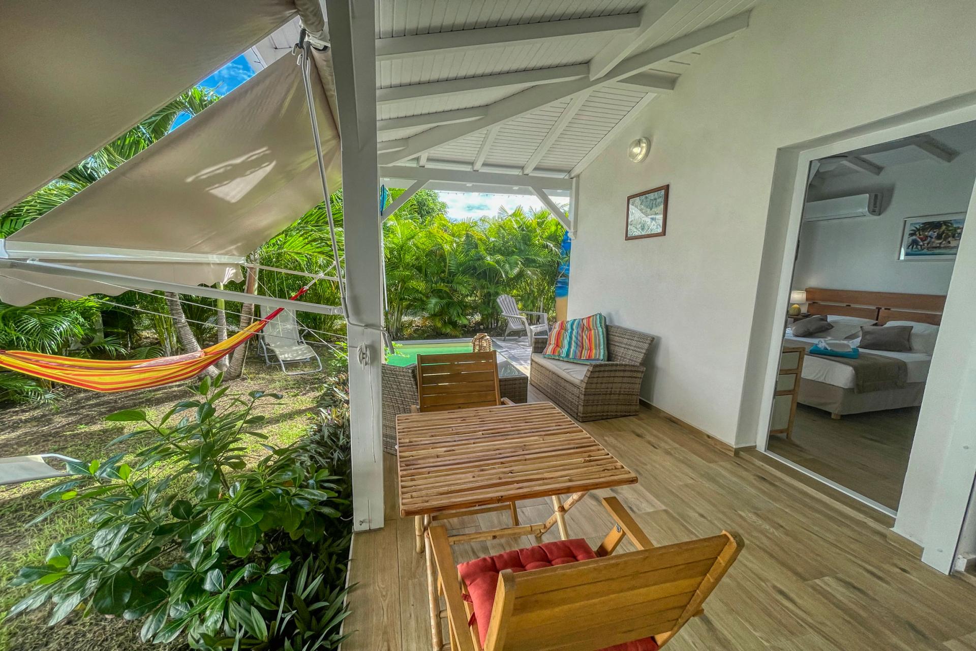 Location-villa-piscine-Saint-François-Guadeloupe_terrasse
