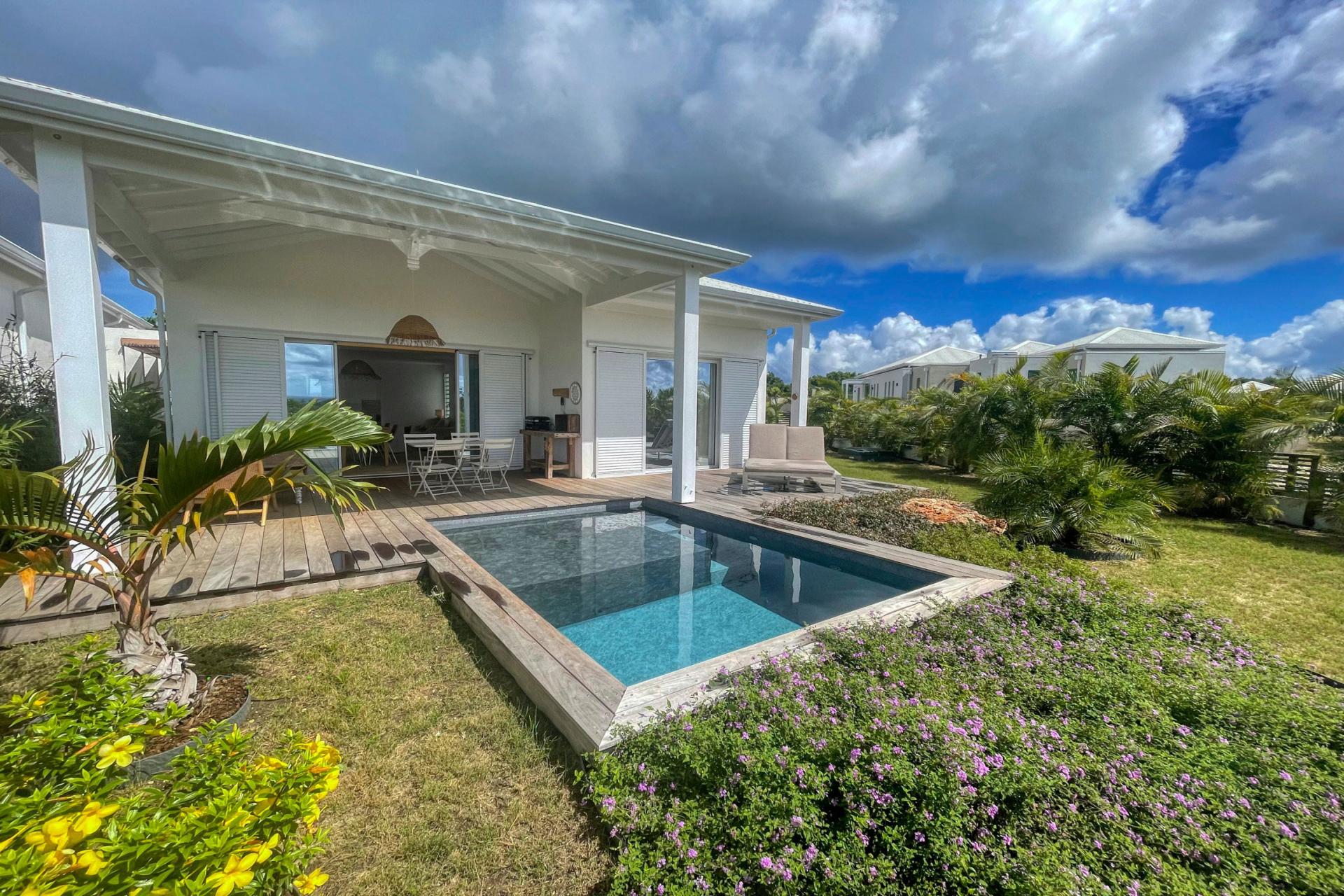 1.Location villa piscine vue mer St François Guadeloupe_Piscine