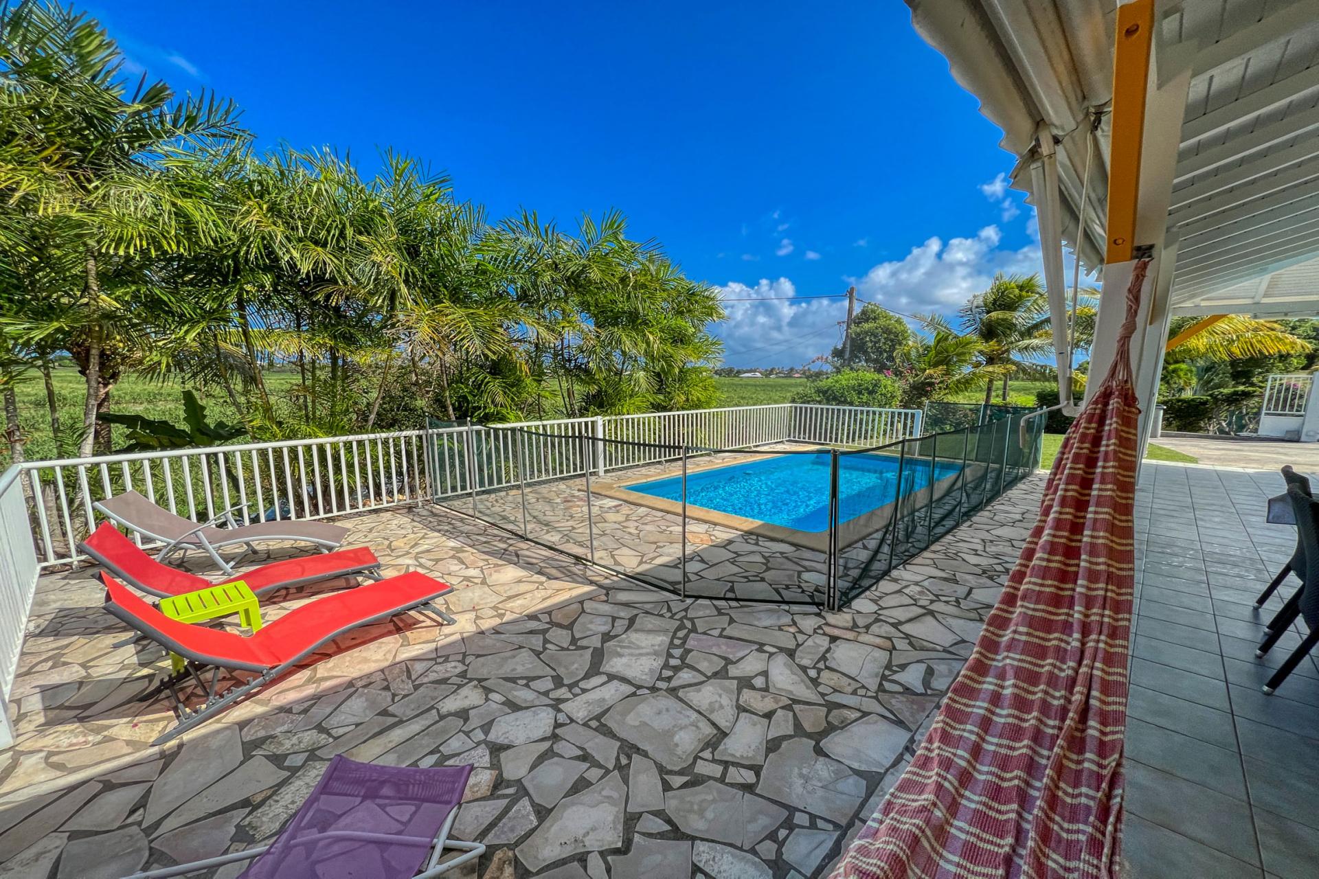 A louer St François Guadeloupe villa 3 chambres pour 6 personnes avec piscine