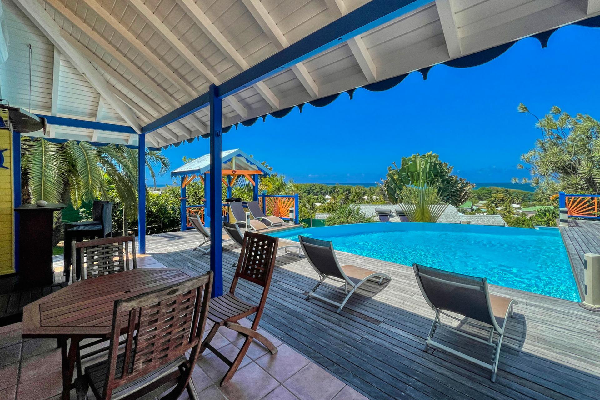 A louer villa Guadeloupe sainte rose - villa 4 chambres 8 personnes vue mer et piscine