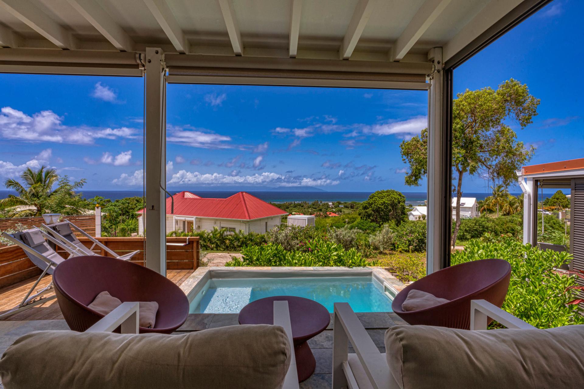 Location-bungalow-piscine-Grand-Bourg-Marie-Galante_ Vue d'ensemble 