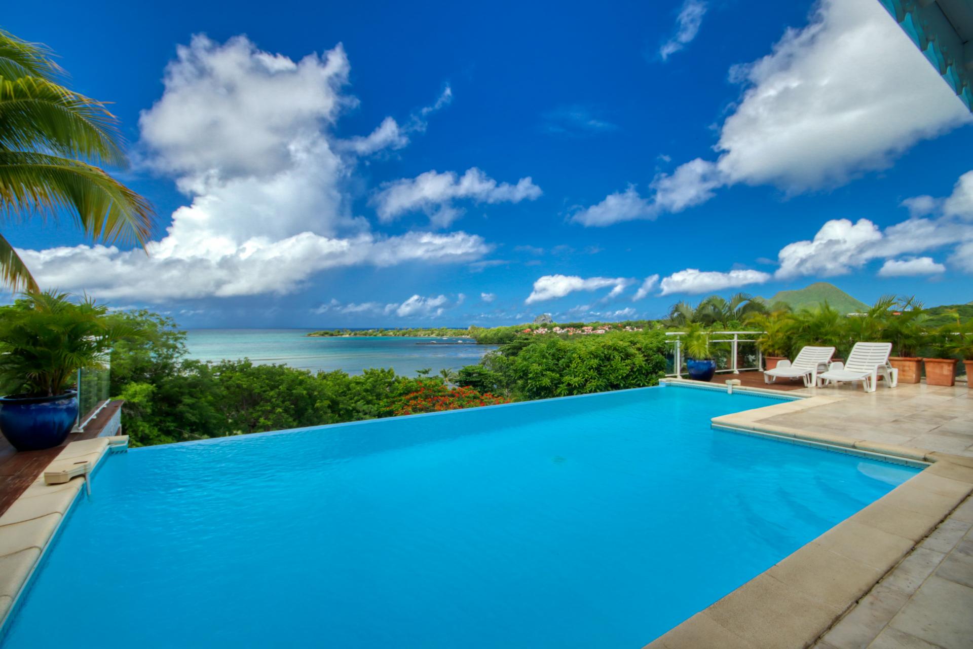 Location villa Martinique - Vue mer et piscine3