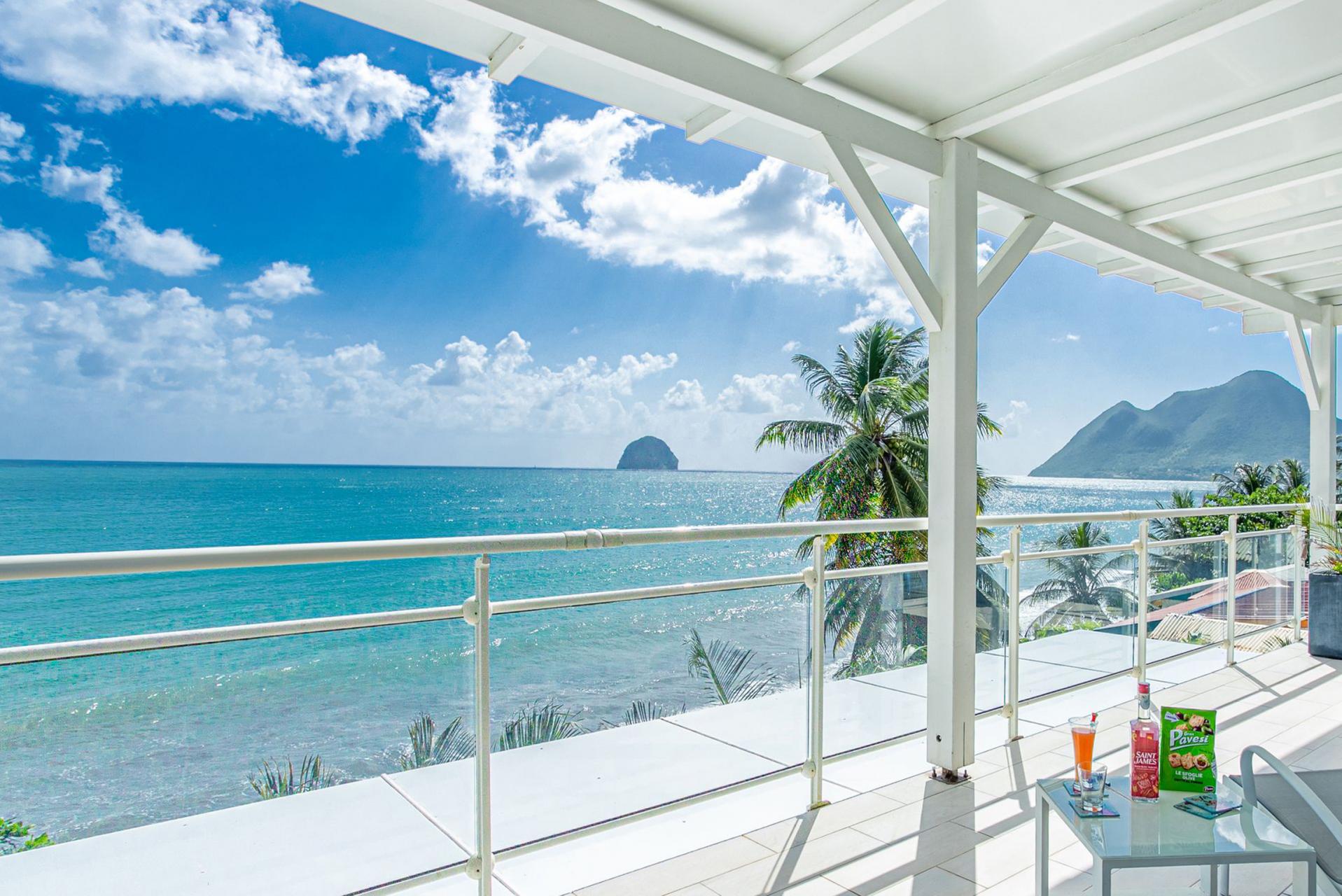 location villa martinique vue mer au diamant