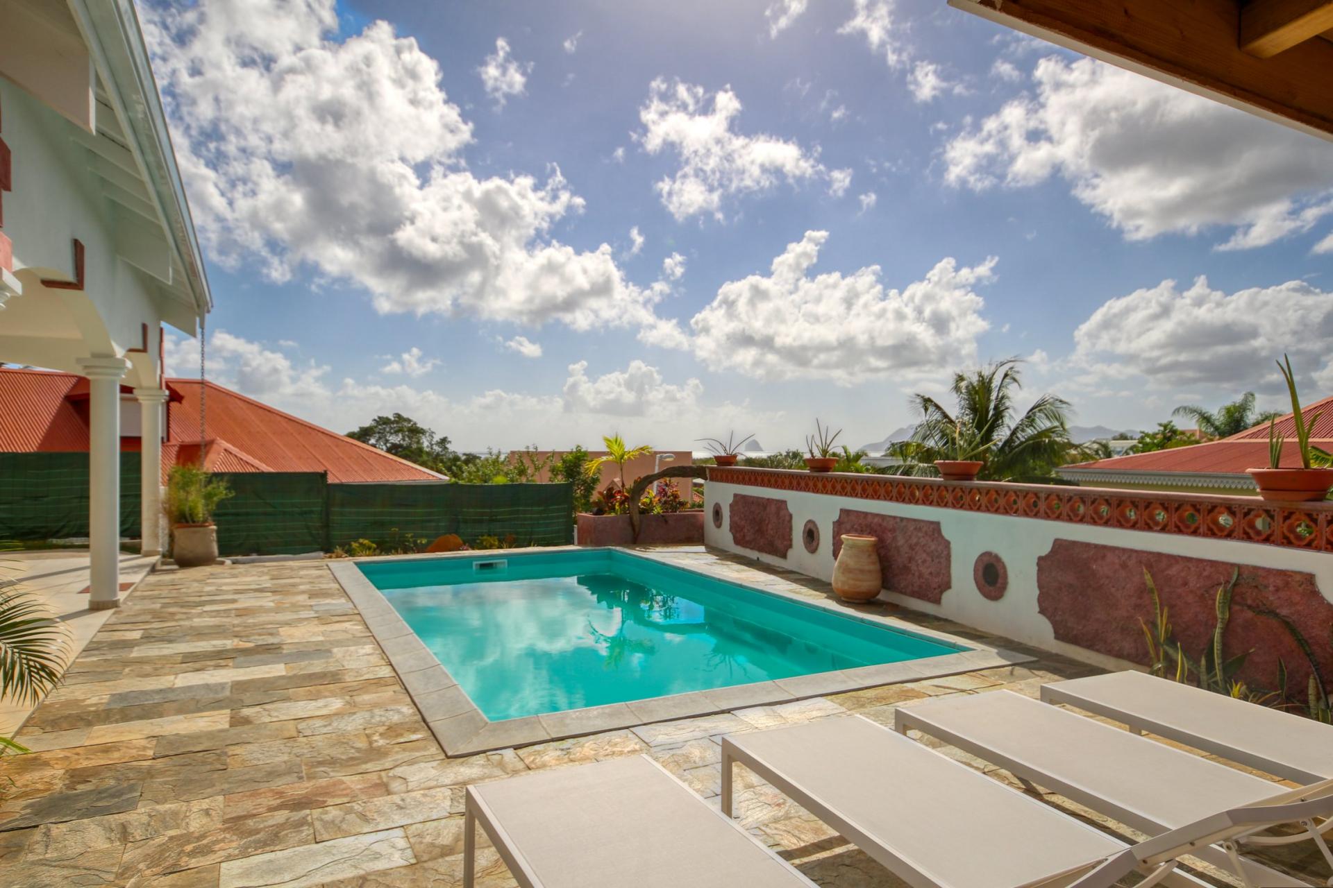 Location maison luxe Martinique - Piscine et vue mer