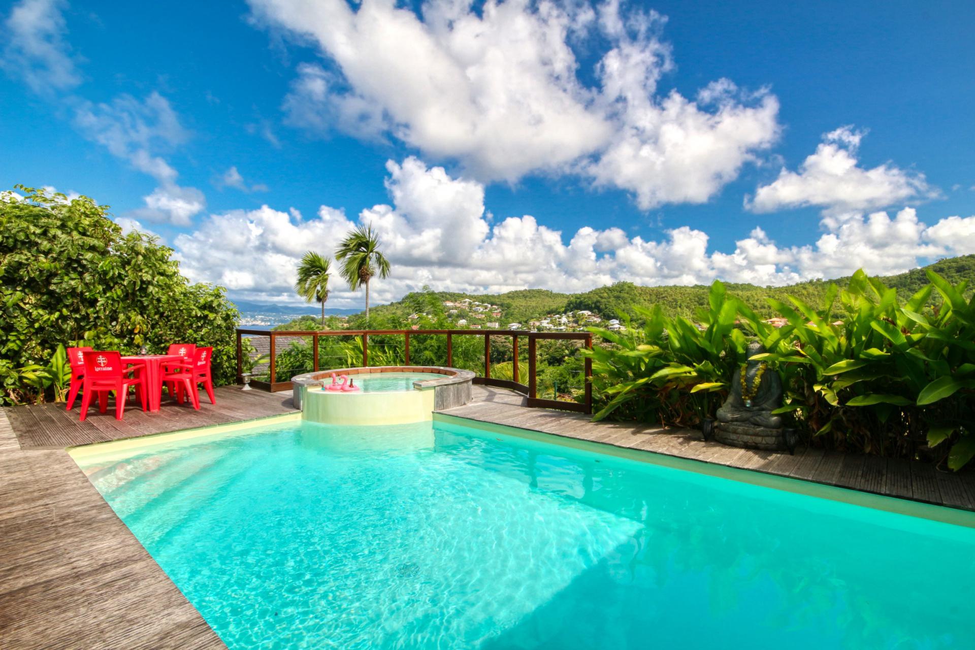 Location Martinique - Piscine et jacuzzi