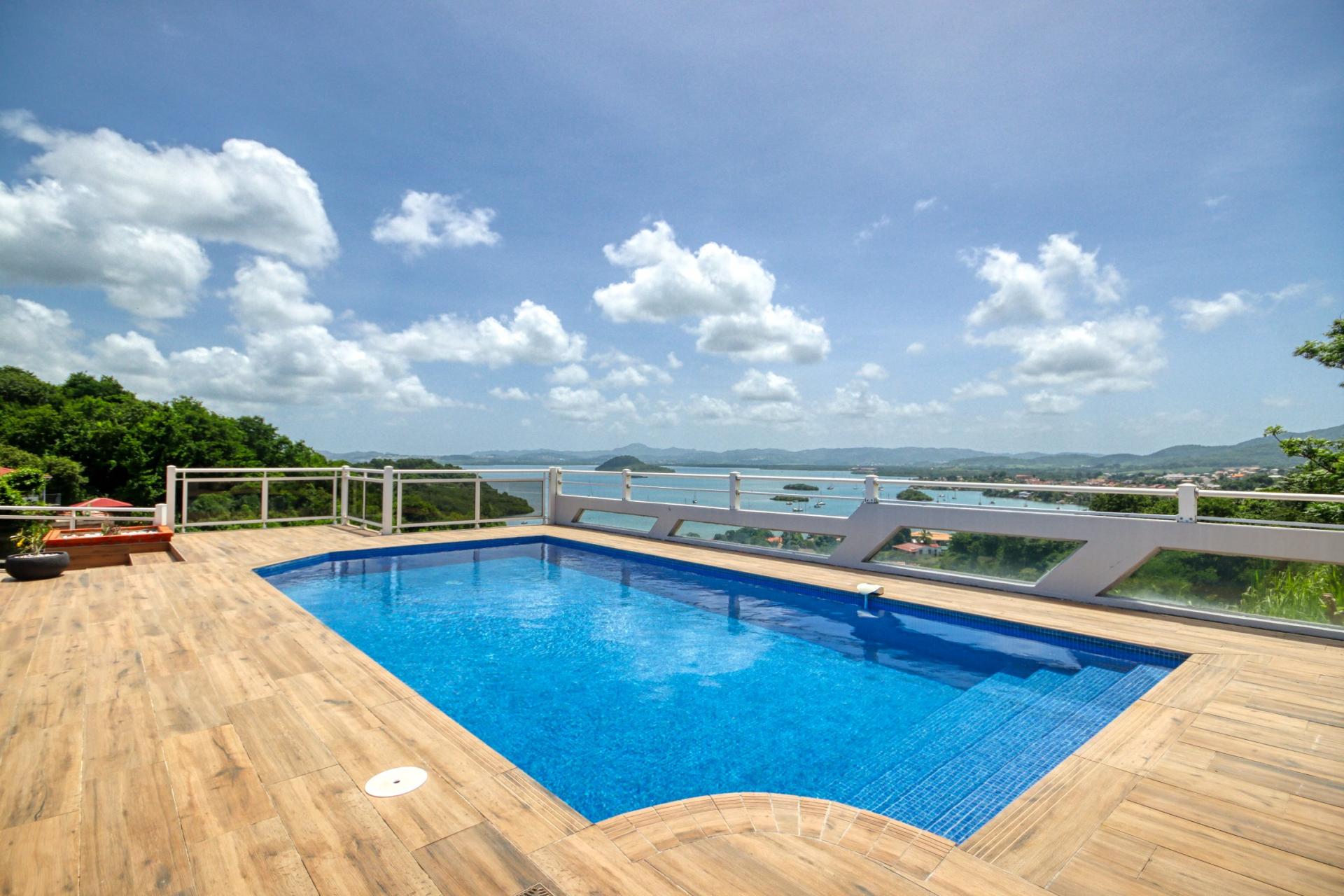 Villa luxe Martinique - Piscine et vue mer