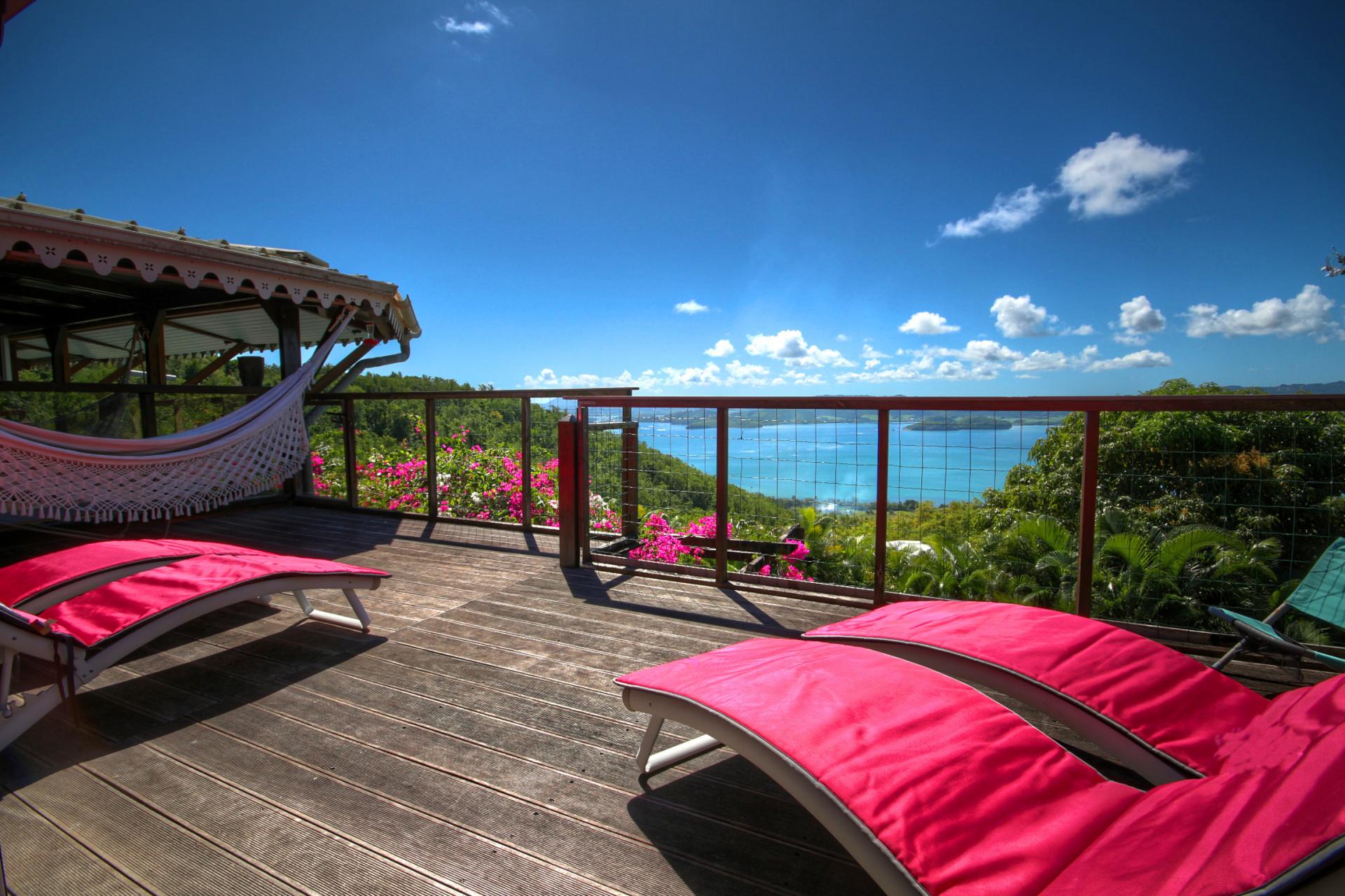 MQTR01 villa avec piscine jacuzzi vue mer tartane caravelle trinité martinique terrasse vue mer
