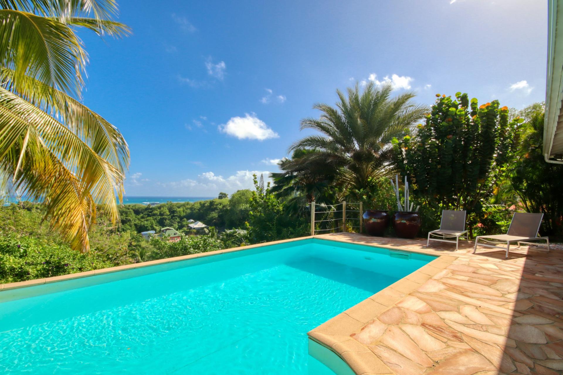 location villa martinique 3 chambres avec piscine et vue mer