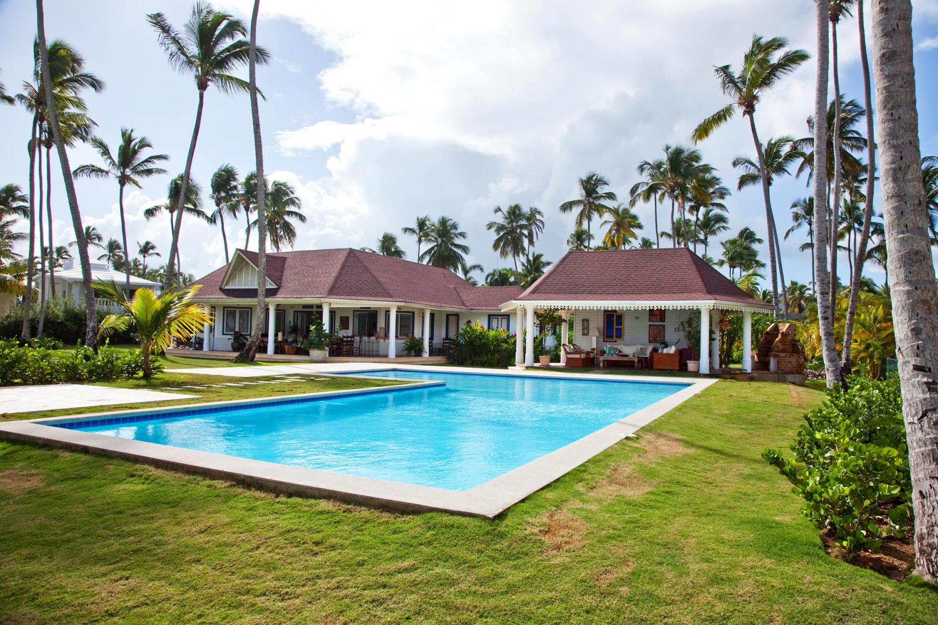 Location villa Las Terrenas - La villa, le kiosque et la piscine