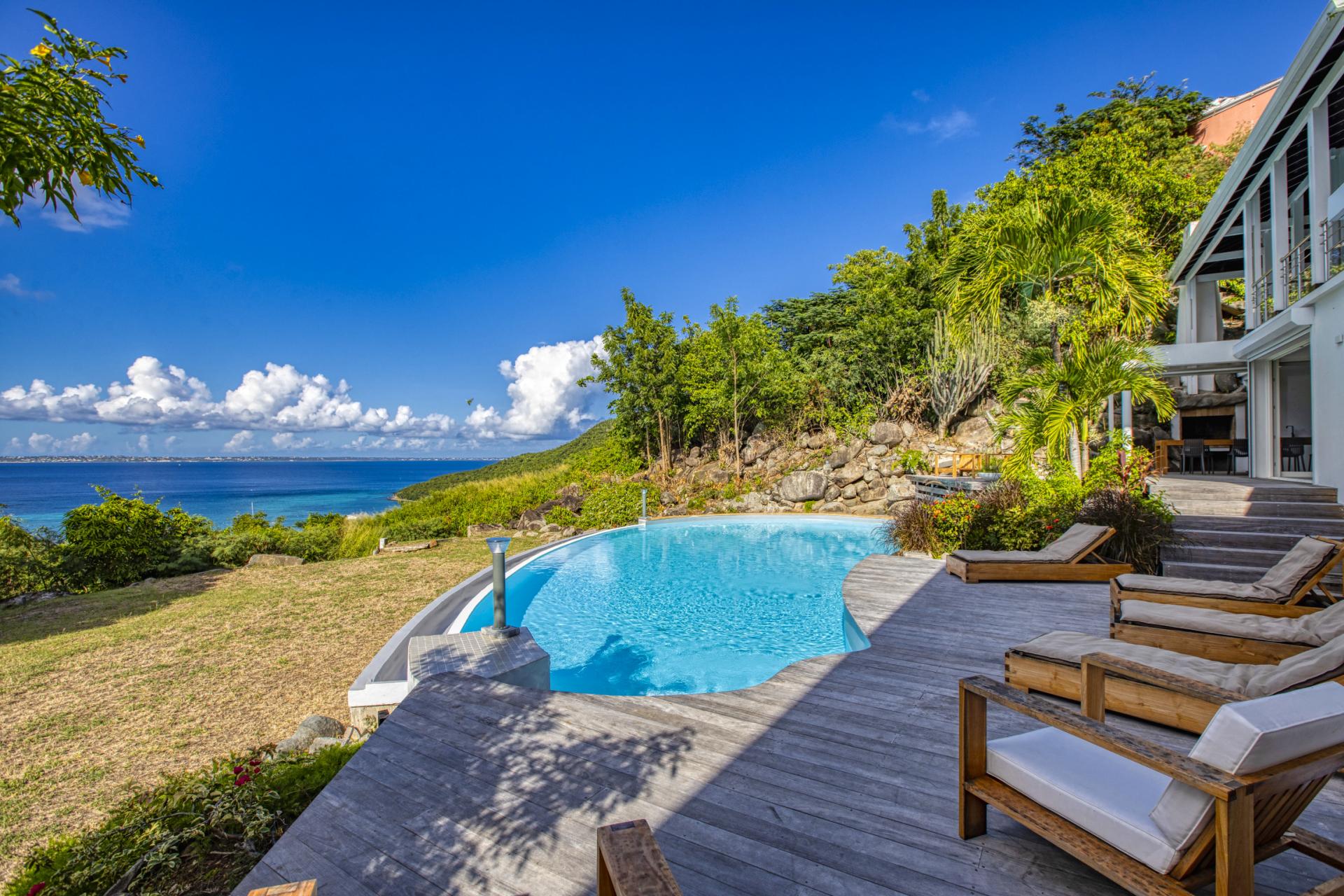 Saint Martin luxury villa rentals - 7 bedrooms for 14 guests - Pool and view over the ocean