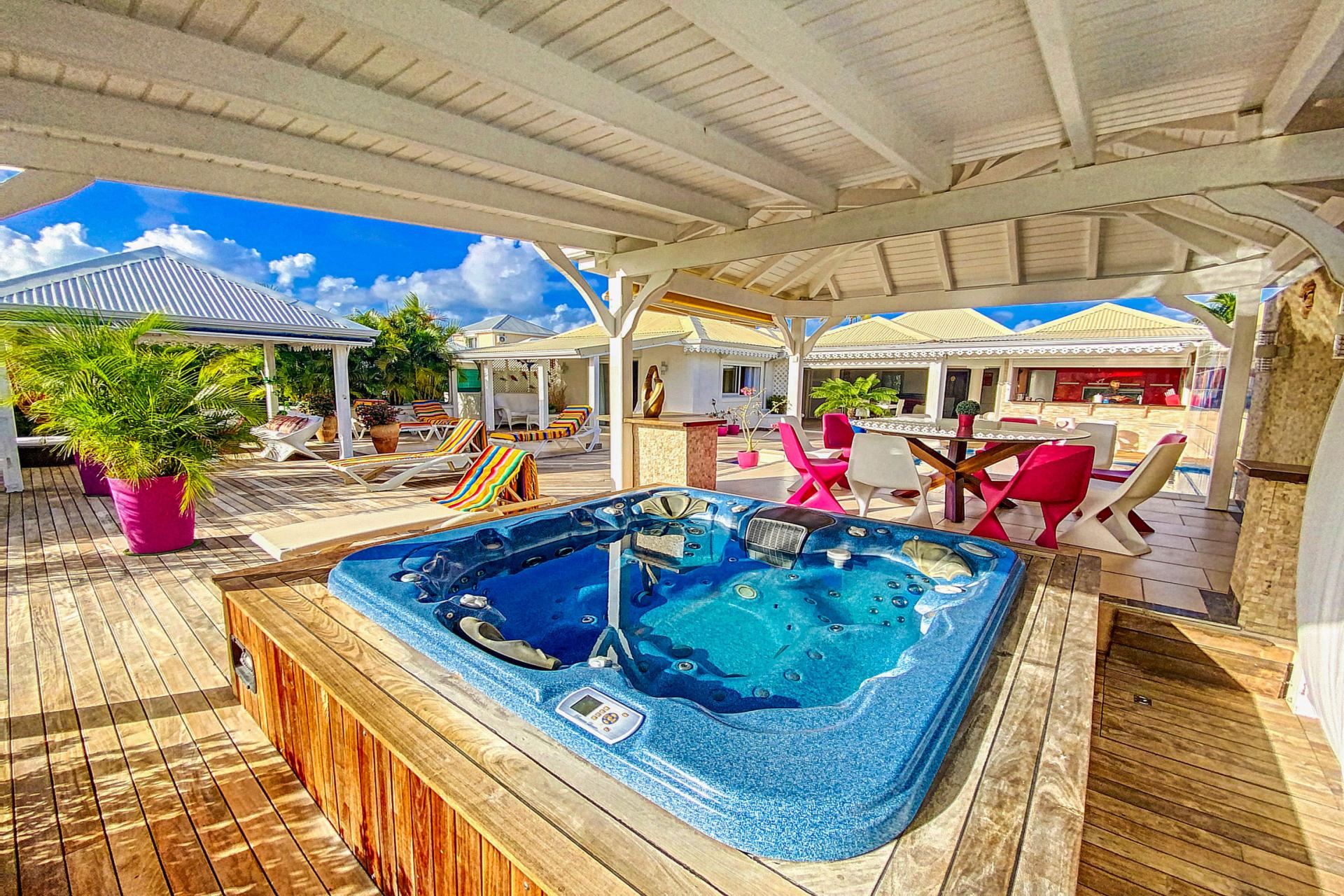Location Villa 3 chambres Baie Nettlé St Martin-jacuzzi-6