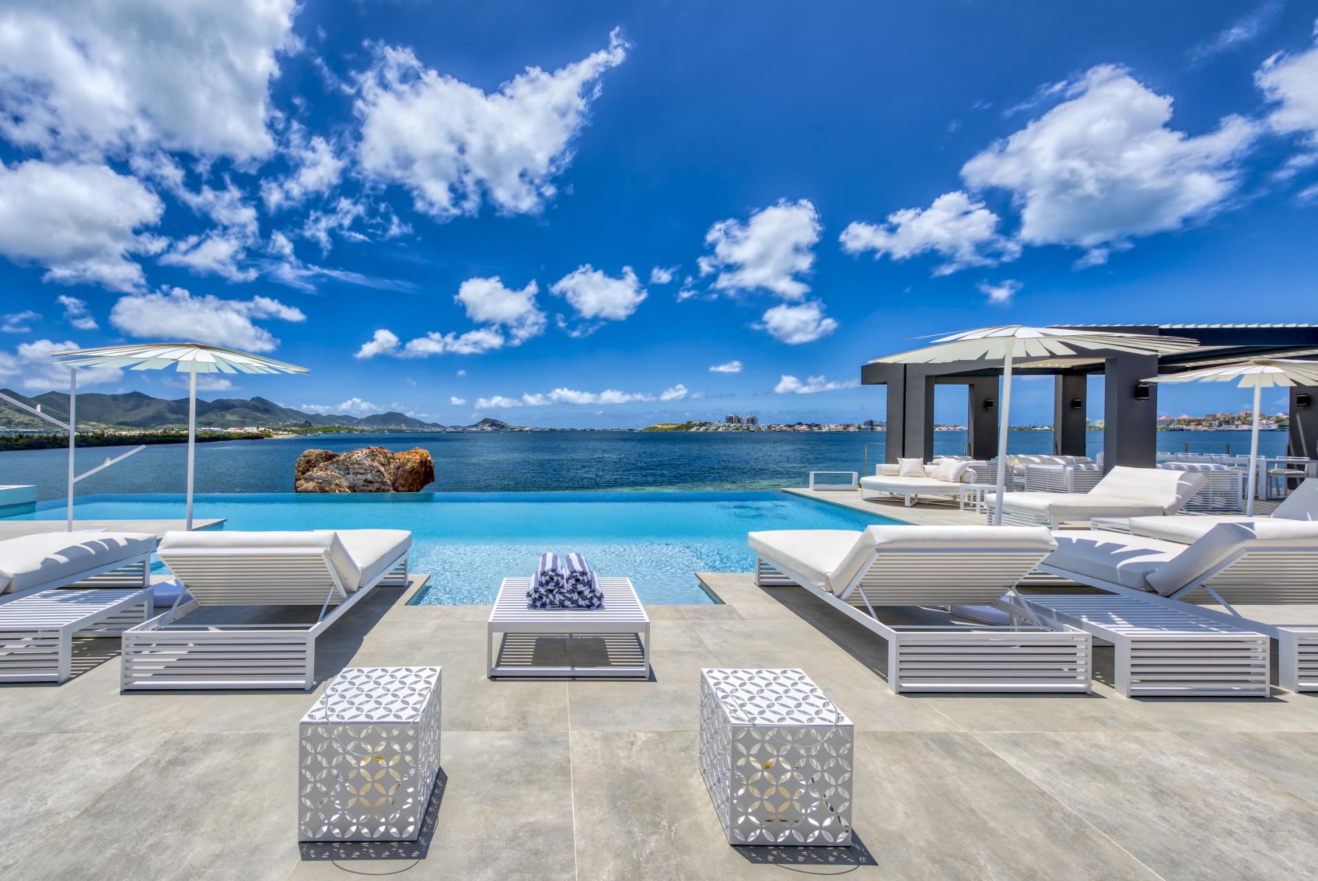 Location villa luxe Saint Martin vue sur la mer à terres basses