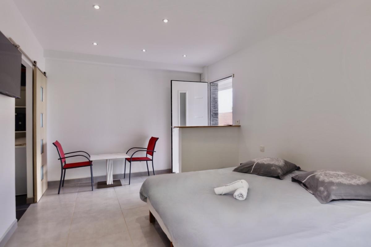 troisieme-chambre-double-clim-rangements