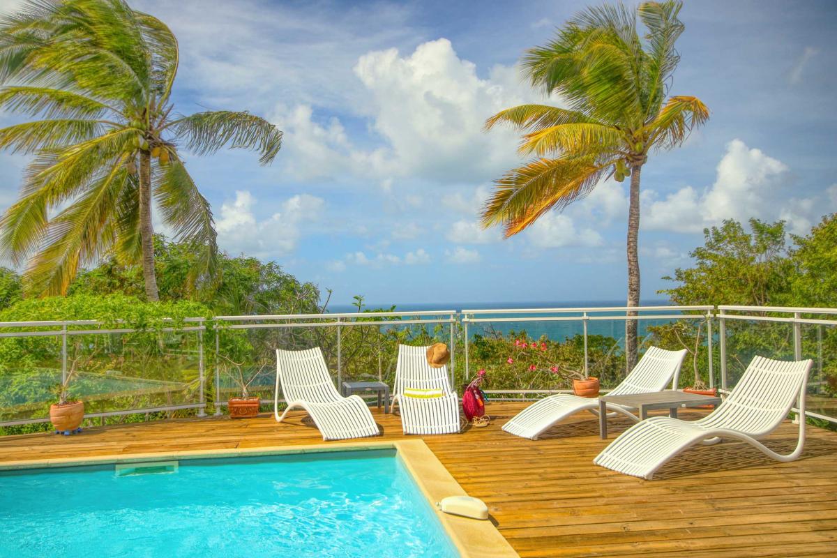 34-Villa-splendide-vue-mer-tartane-trinité-extérieur-piscine