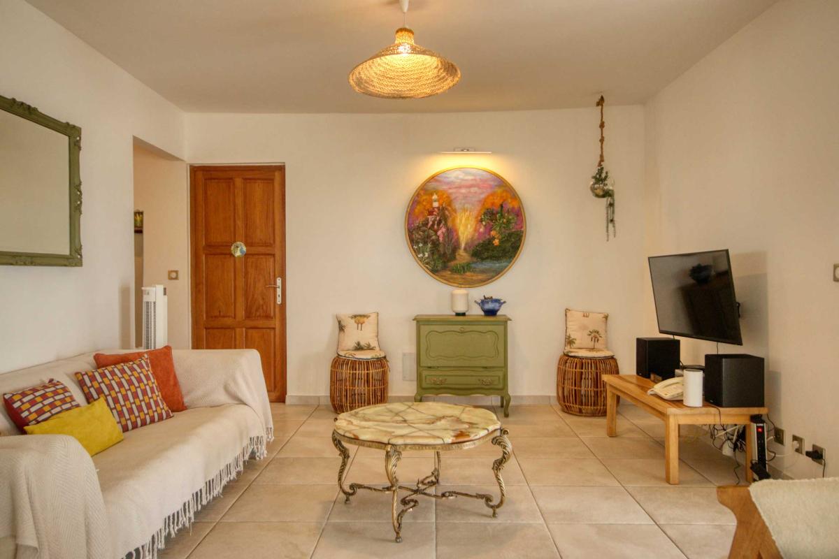 16-Villa-splendide-vue-mer-tartane-trinité-séjour-coin-salon
