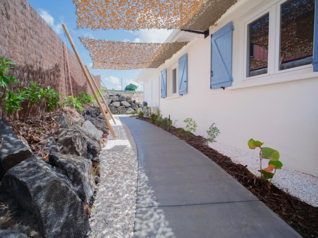 Location-villa-le-diamant-martinique_allee