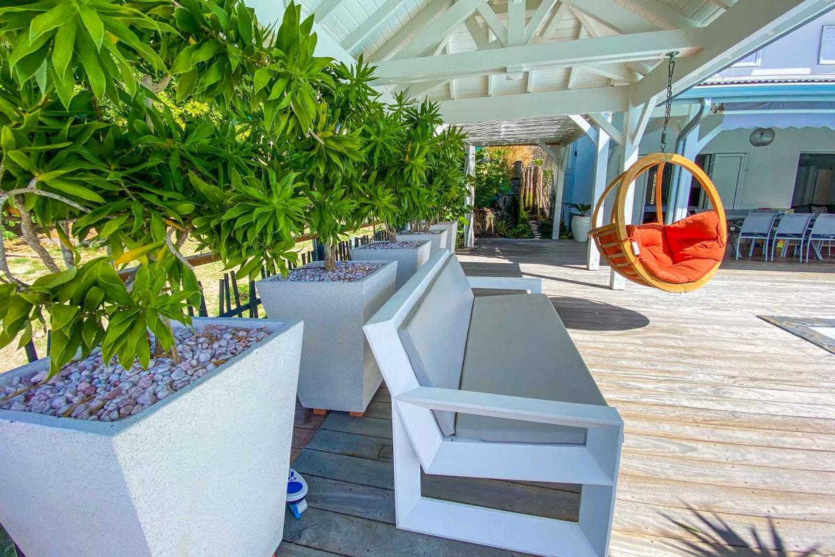 location-villa-prestige-Martinique-salon-extérieur