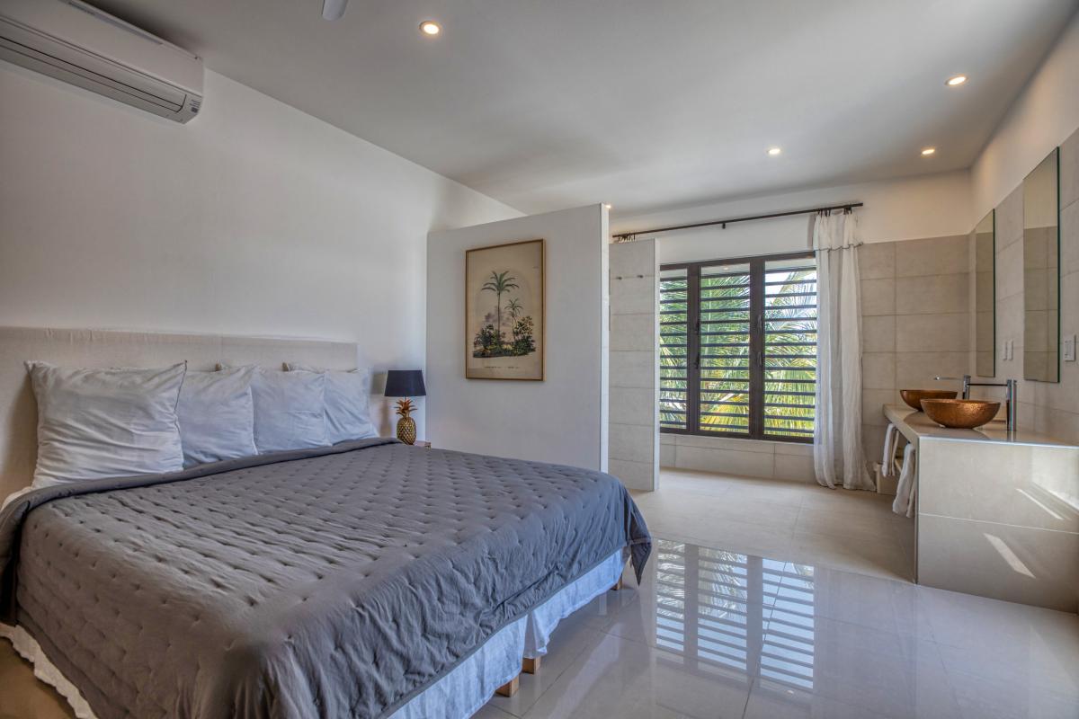 Location villa Alma 4 chambres 8 personnes avec piscine les pieds dans l'eau Beacon Hill Saint Martin