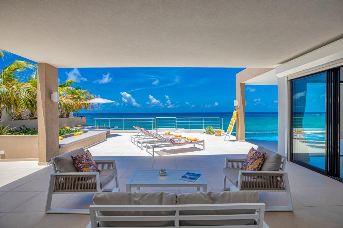 Location villa Alma 4 chambres 8 personnes avec piscine les pieds dans l'eau Beacon Hill Saint Martin