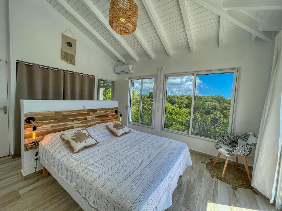 A louer villa 3 chambres pour 6 personnes avec piscine et balneo sur les hauteurs du Gosier en Guadeloupe