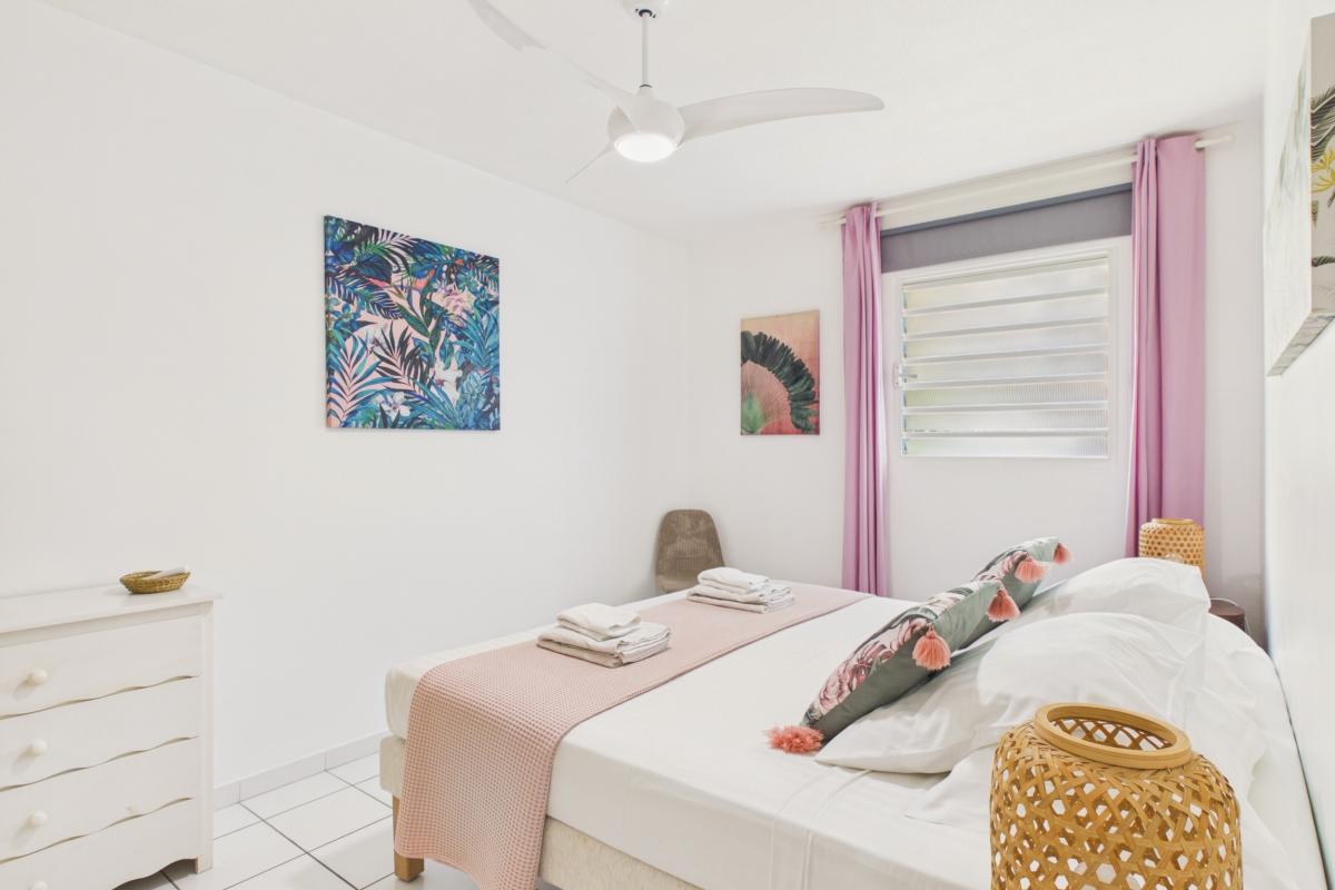 chambre-3-lumineuse-literie-qualite