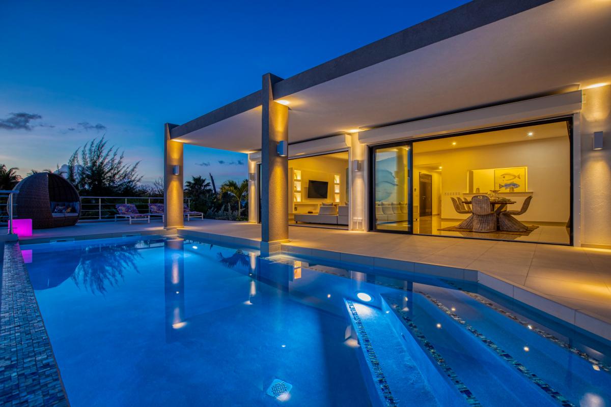 Location villa Alma 4 chambres 8 personnes avec piscine les pieds dans l'eau Beacon Hill Saint Martin