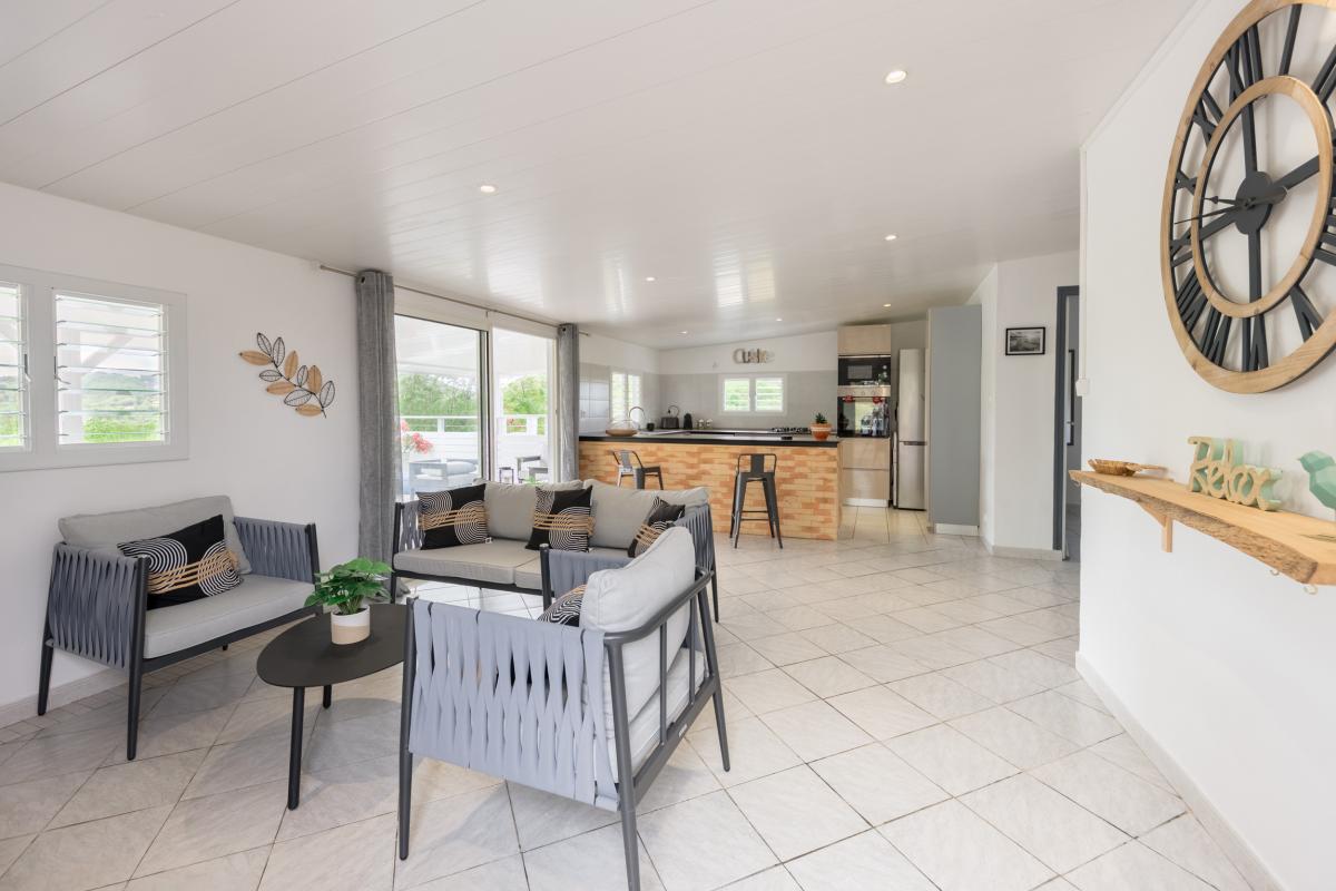Location-vacances-sainte-anne-martinique-salon