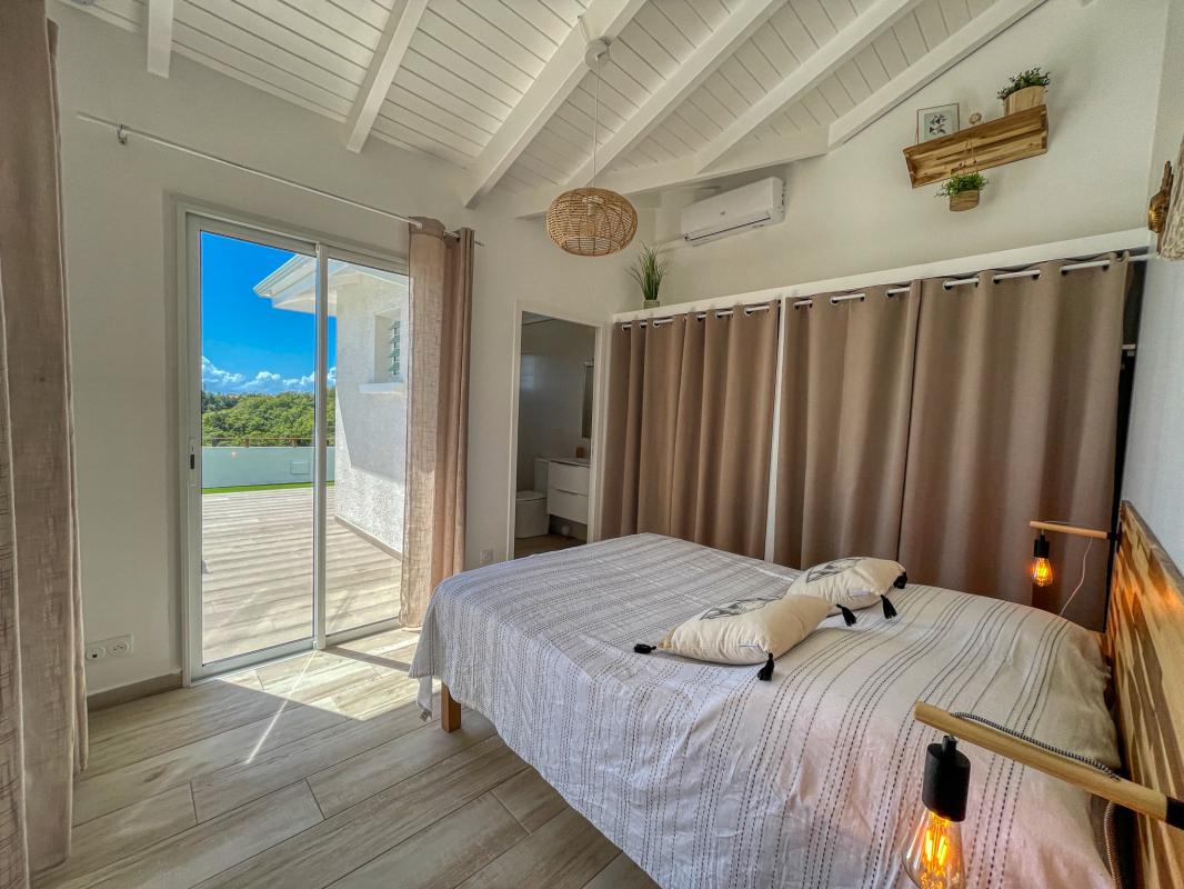 A louer villa 3 chambres pour 6 personnes avec piscine et balneo sur les hauteurs du Gosier en Guadeloupe