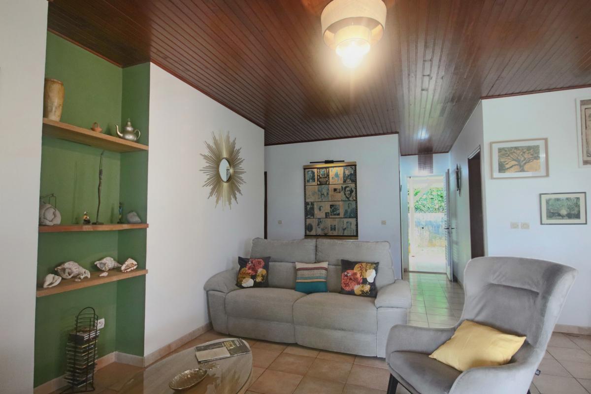 10-Location-villa-martinique_Salon