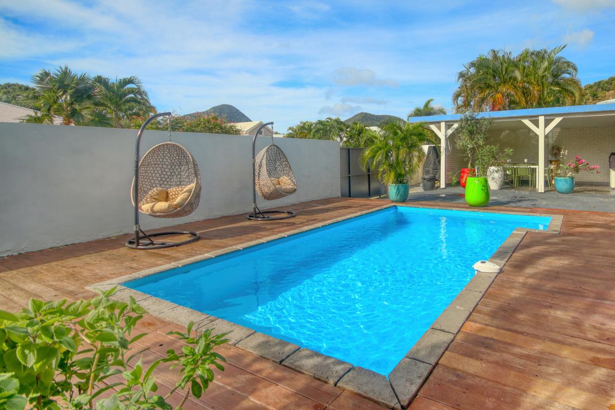 3-Location-villa-Martinique_Terrasse-piscine
