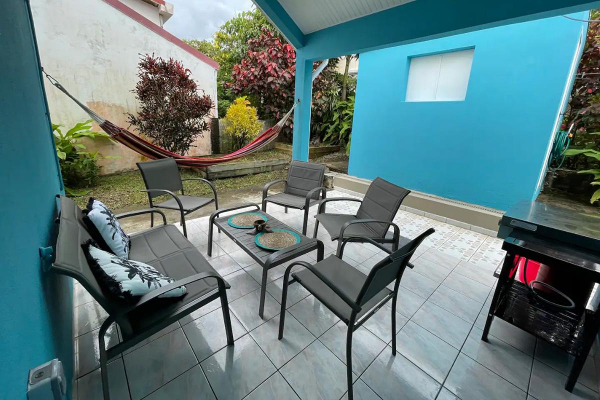 Location-villa-8-personnes-Sainte-luce-Martinique---Terrasse-arriere