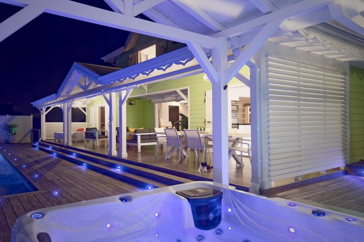piscine-privee-vue-mer-anse-ane-3