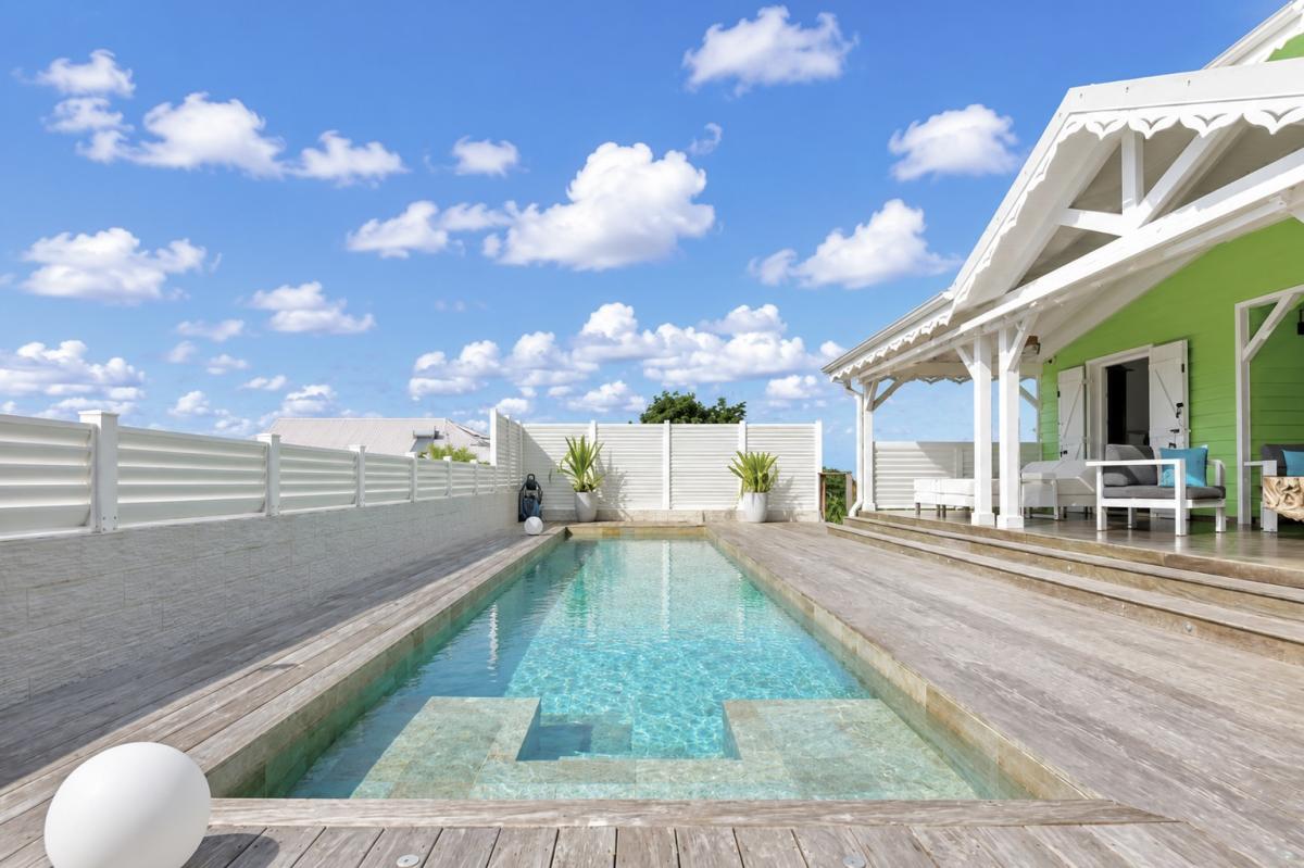piscine-privee-vue-mer-anse-ane