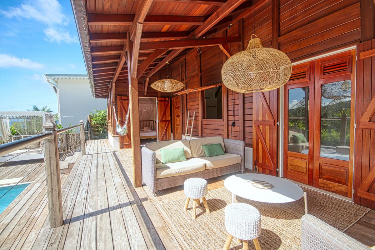 22-Location-villa-Martinique_Anses-d'Arlet_-extérieur-salon-terrasse