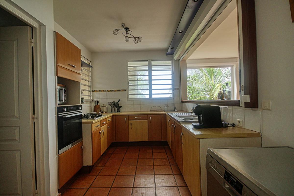 9-Location-villa-Martinique_-Case-Pilote_-pièce-cuisine-2