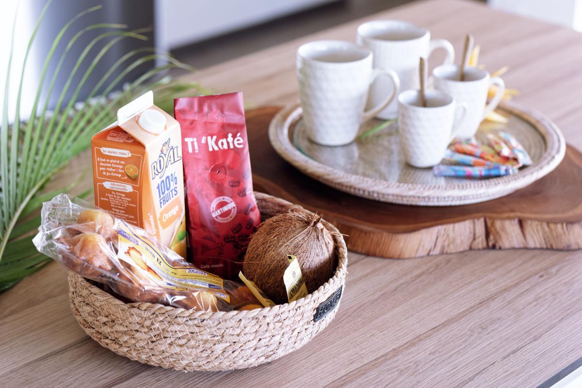 Location-villa-Le-Diamant-Martinique---Petit-Déjeuner