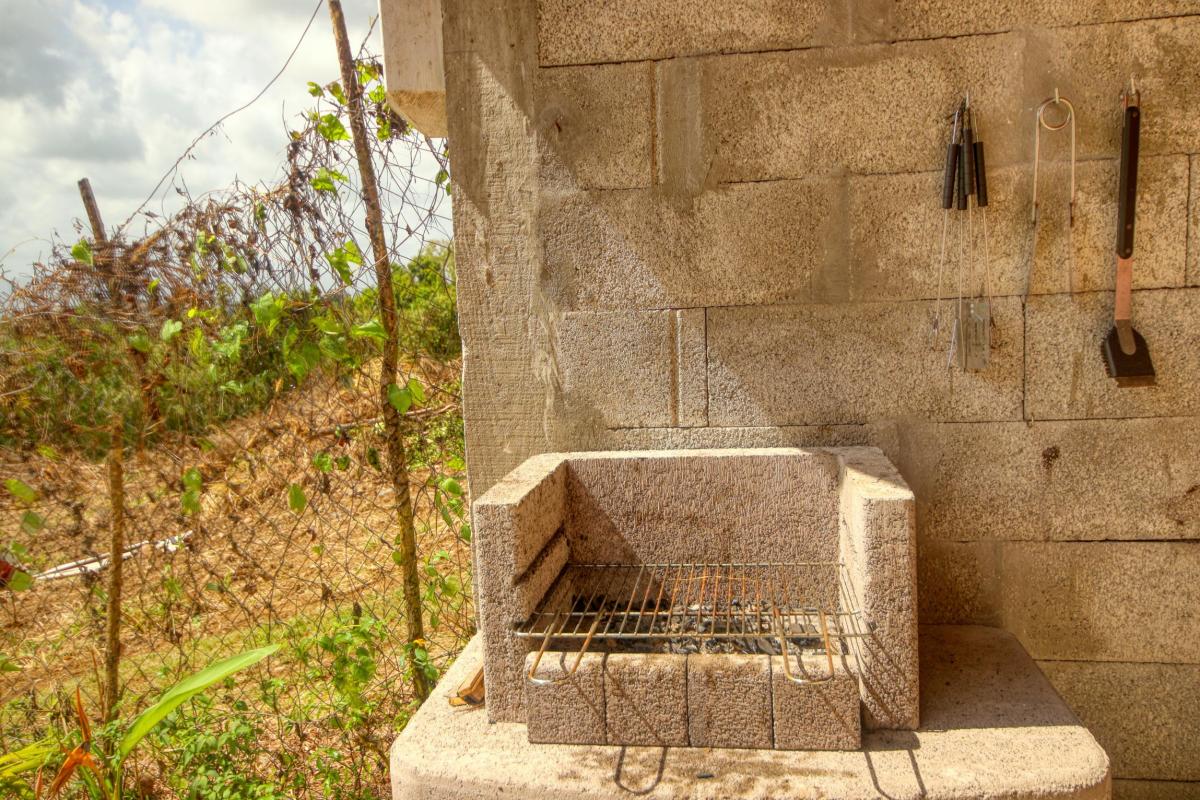 32-Villa-rivière-salée-Martinique-extérieur-maison-barbecue-V2