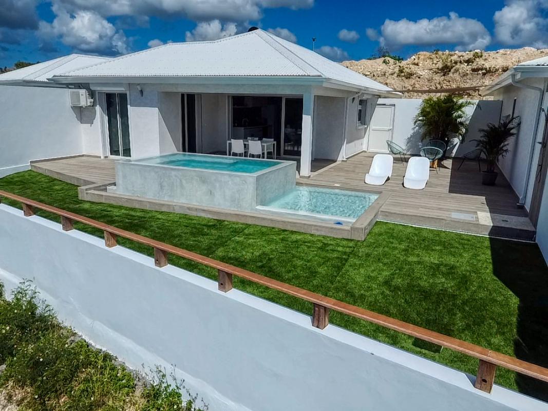 A louer villa 2 chambres pour 4 personnes avec balneo sur les hauteurs du Gosier en Guadeloupe