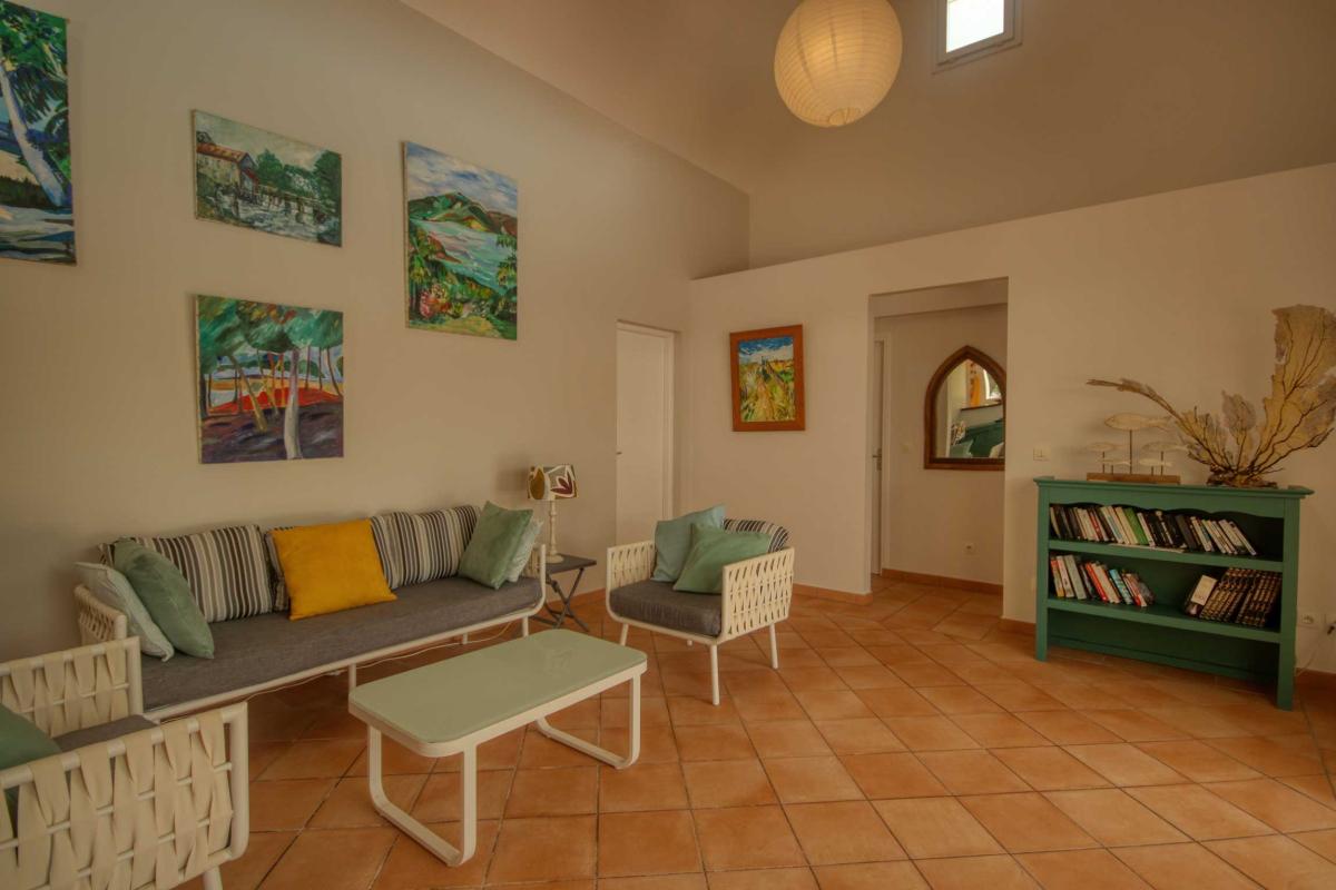 9-Location-villa-le-diamant-martinique-plage-à-pied_le-salon