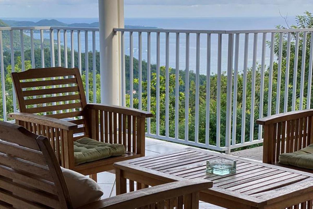 5-Location-villa-martinique_-Terrasse-et-vue