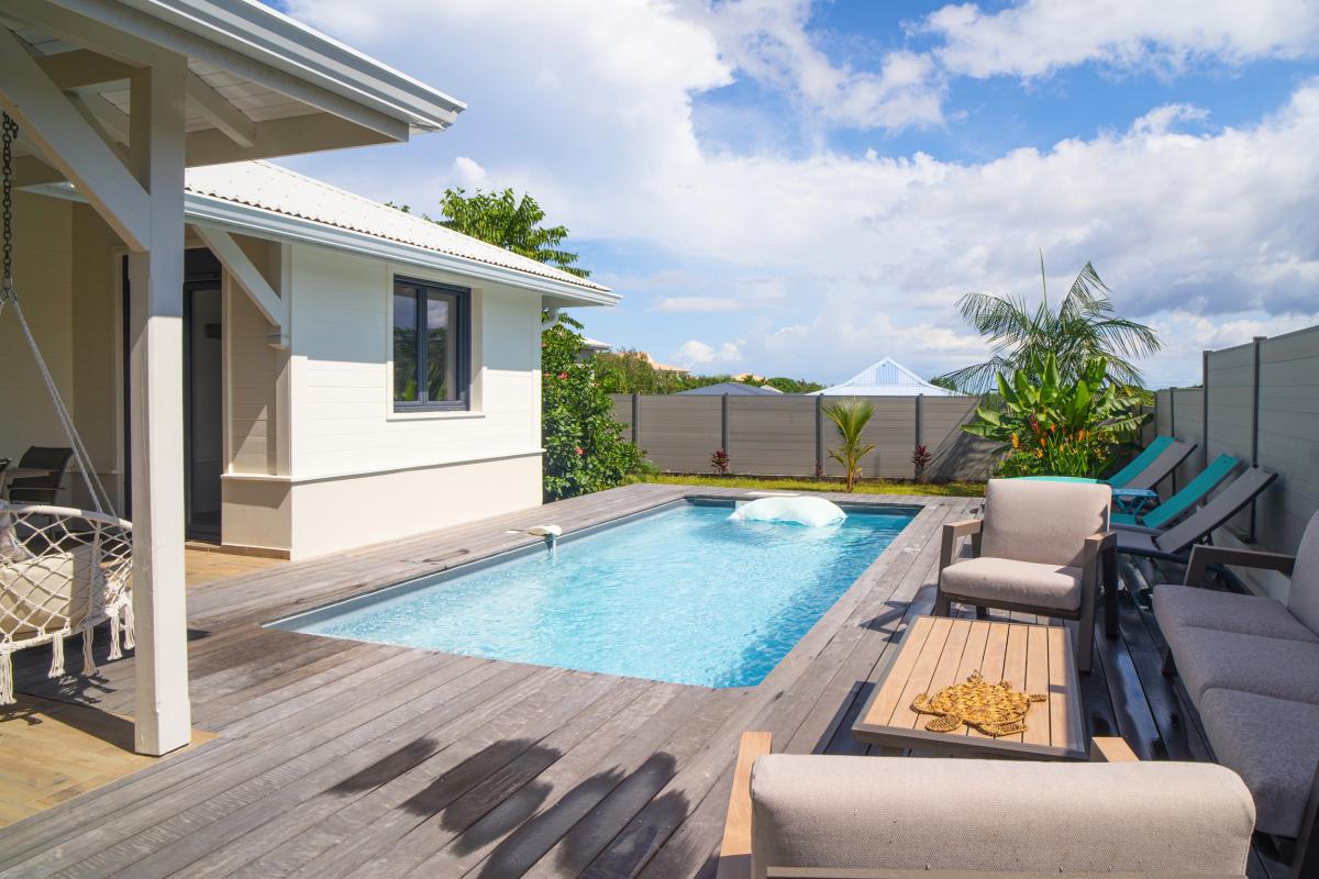 2-Location-villa-piscine-le-diamant-martinique-piscine